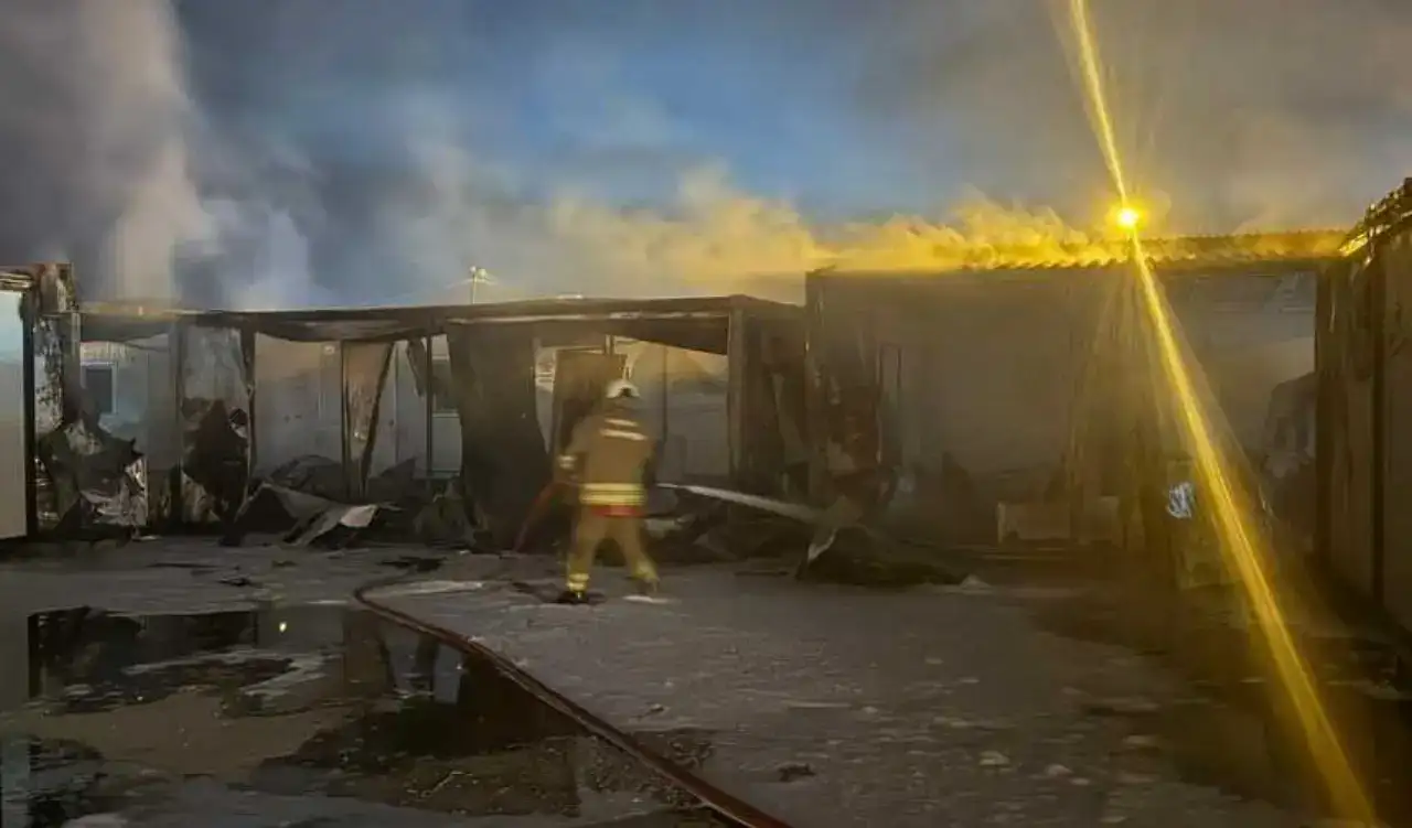 Hatay’da Öğrenciler İçin Ayrılan Konteynerler Küle Döndü! 2